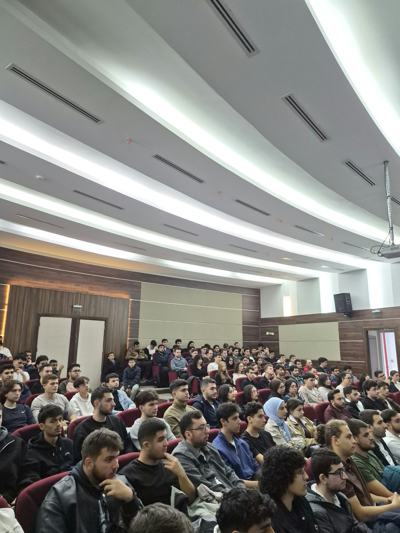 Bursa Uludağ Üniversitesi Mühendislik Fakültesi Otomotiv Mühendisliği Bölümü Açılış Dersini Gerçekleştirdi
